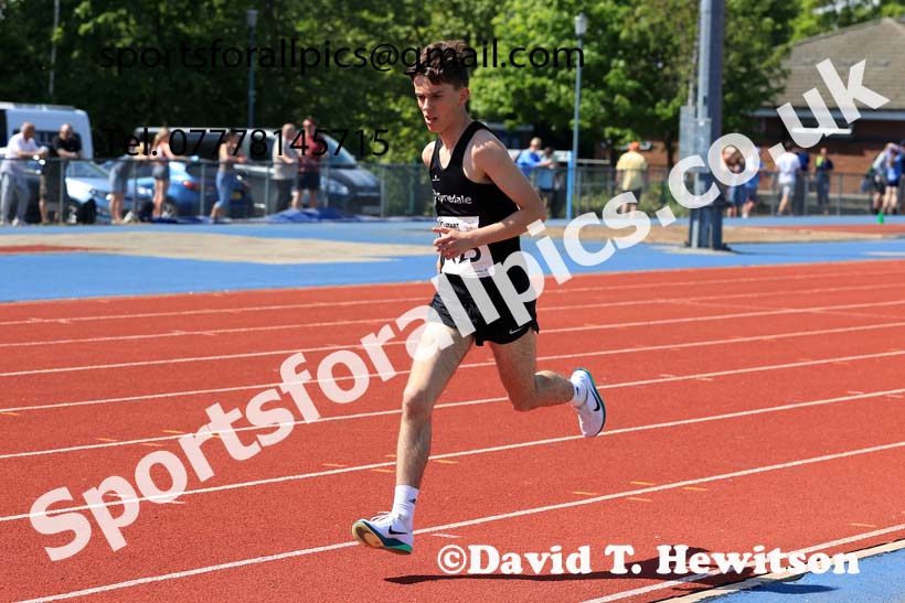 Mens under-17s 3000 metres, 2025 North Eastern Track and Field Champs., Shildon, County Durham. Photo: David T. Hewitson/Sports for All Pics